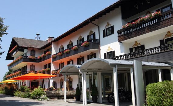 Hotel Farbinger Hof in Bernau am Chiemsee - Eingang